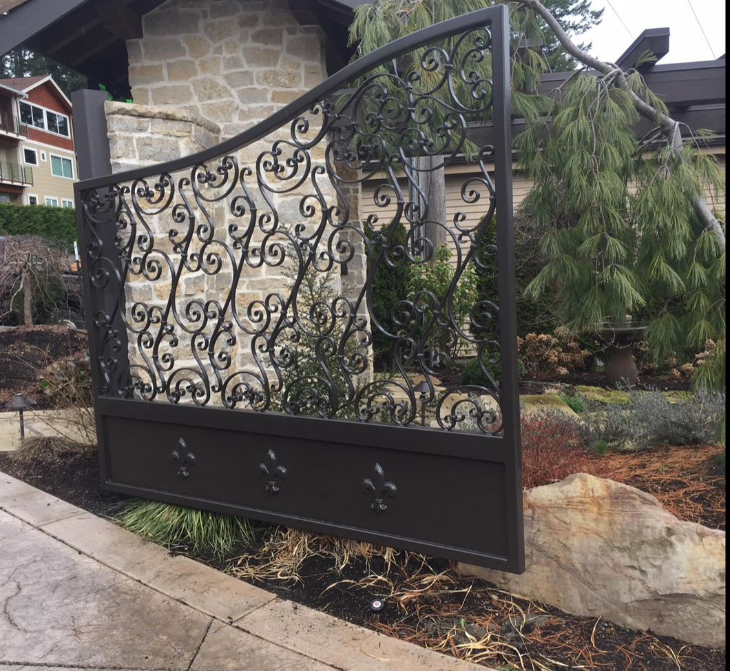 Traditional Style Metal Gate